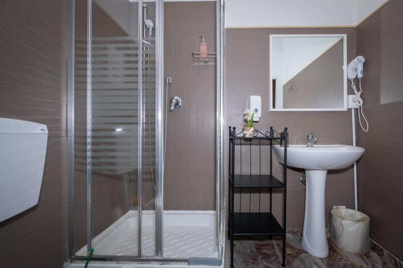 Cconforthotels R&B Semplici Emozioni Bari Luaran gambar